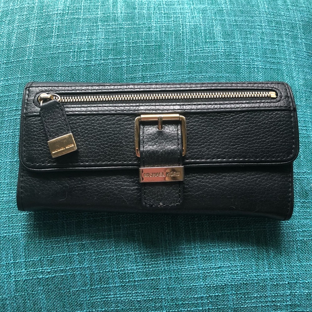 Michael Kors Leather Wallet Checkbook + Black/Gold